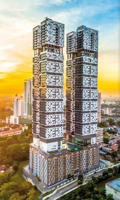 Newly Furnished Wifi 5pax @ Setia Sky 88 By Micasa * Johor Bahru