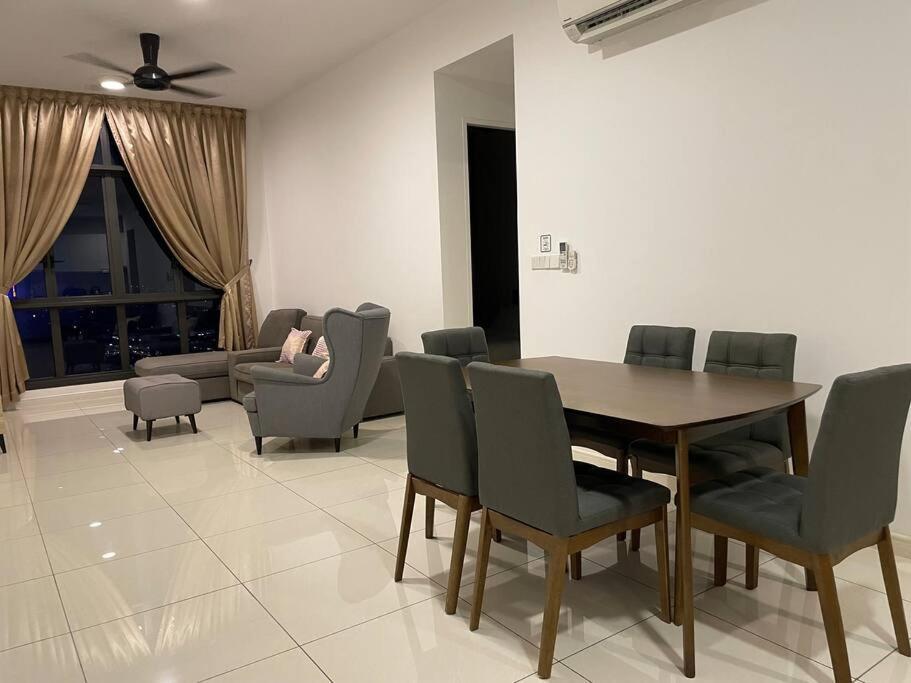 Apartment Newly Furnished Wifi 5pax @ Setia Sky 88 By Micasa